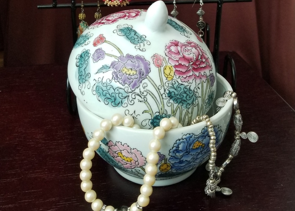 Porcelain Emborced Bowl with cover